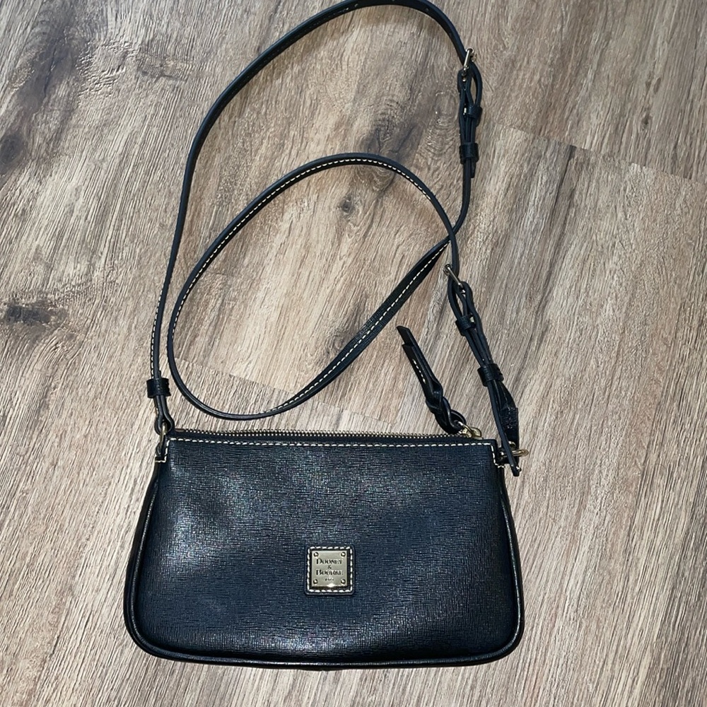 Dooney & Bourke  black cross body bag